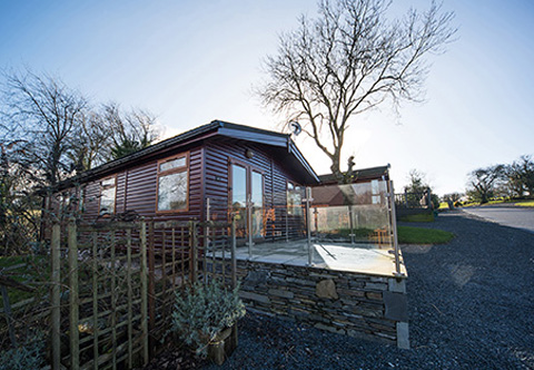 lodges for sale lakes